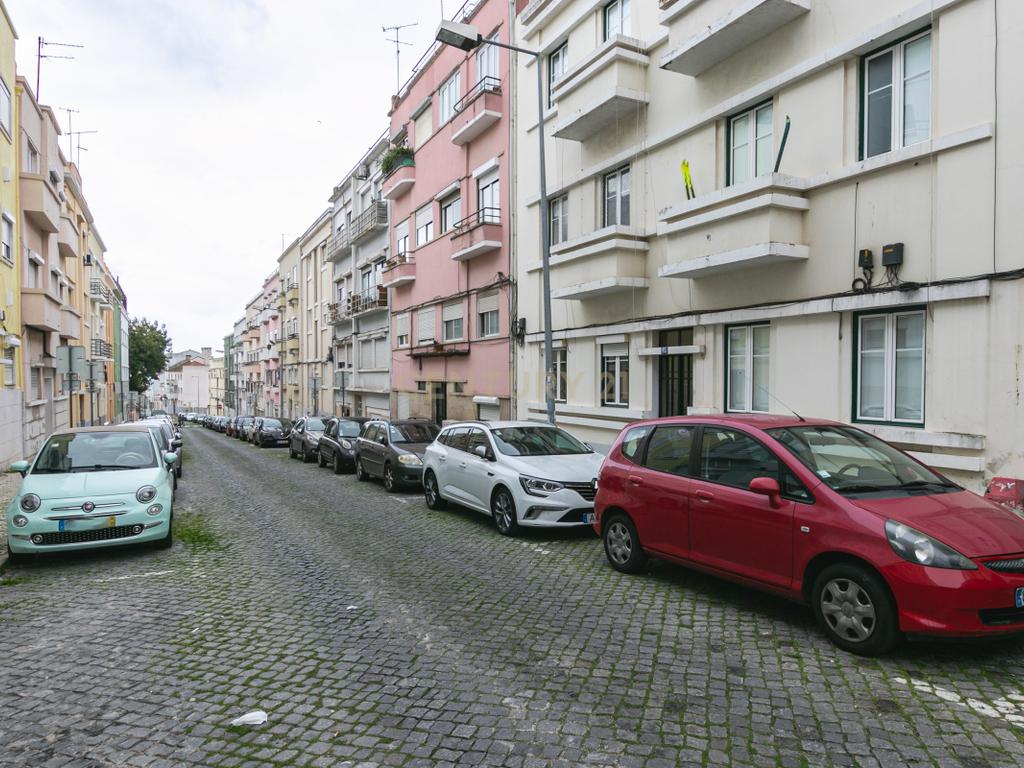 Descubra o charme e a sofisticação deste T2 na Penha de França  - Image 30