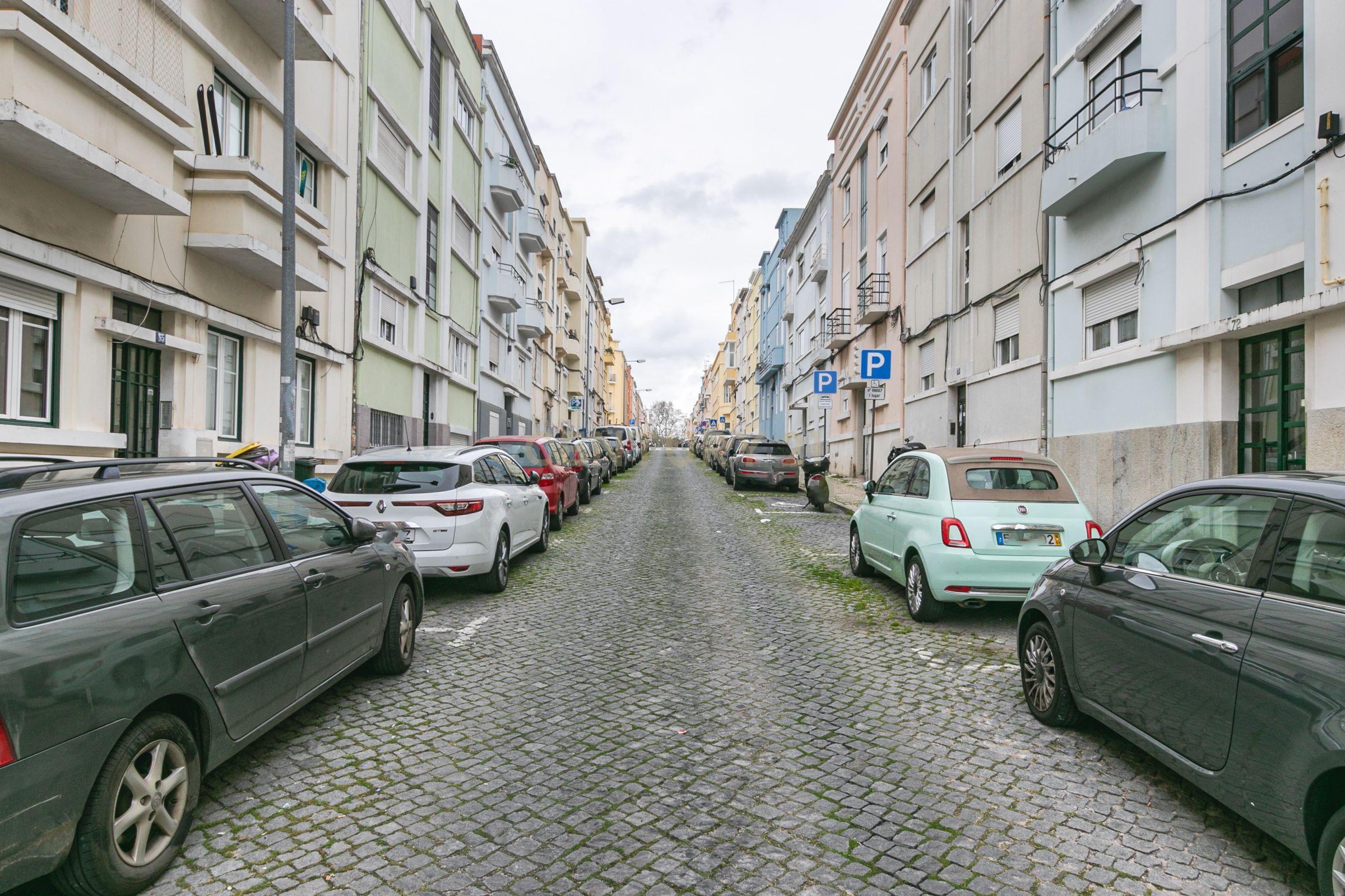 Descubra o charme e a sofisticação deste T2 na Penha de França - Image 32