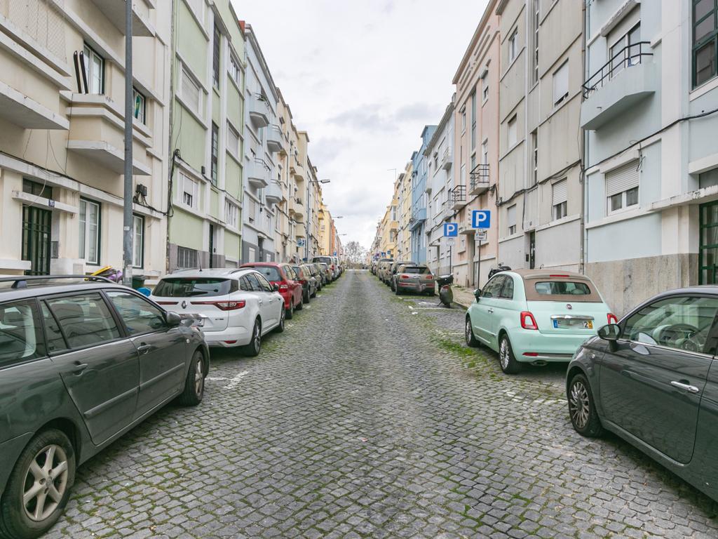 Descubra o charme e a sofisticação deste T2 na Penha de França  - Image 32