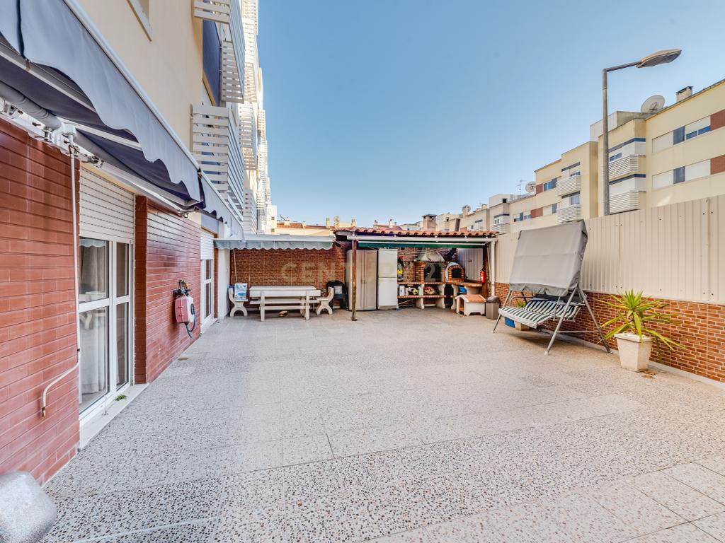 Apartamento T3 com Terraço de 70 m² e Box - Quinta do Castelo - Image 7
