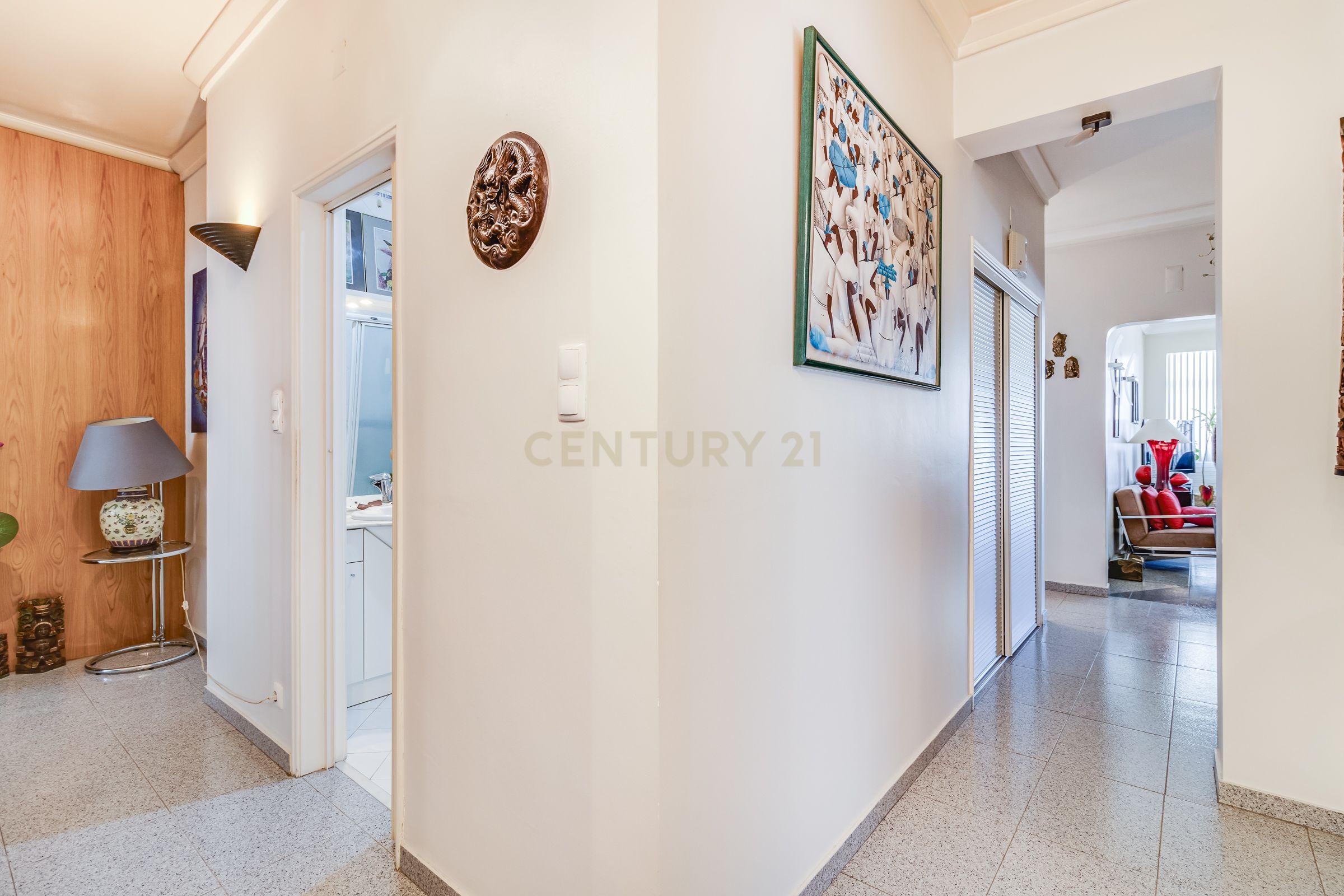 Apartamento T5 com 170 m² em Queluz de Baixo – Amplo e Bem Localizado - Image 9