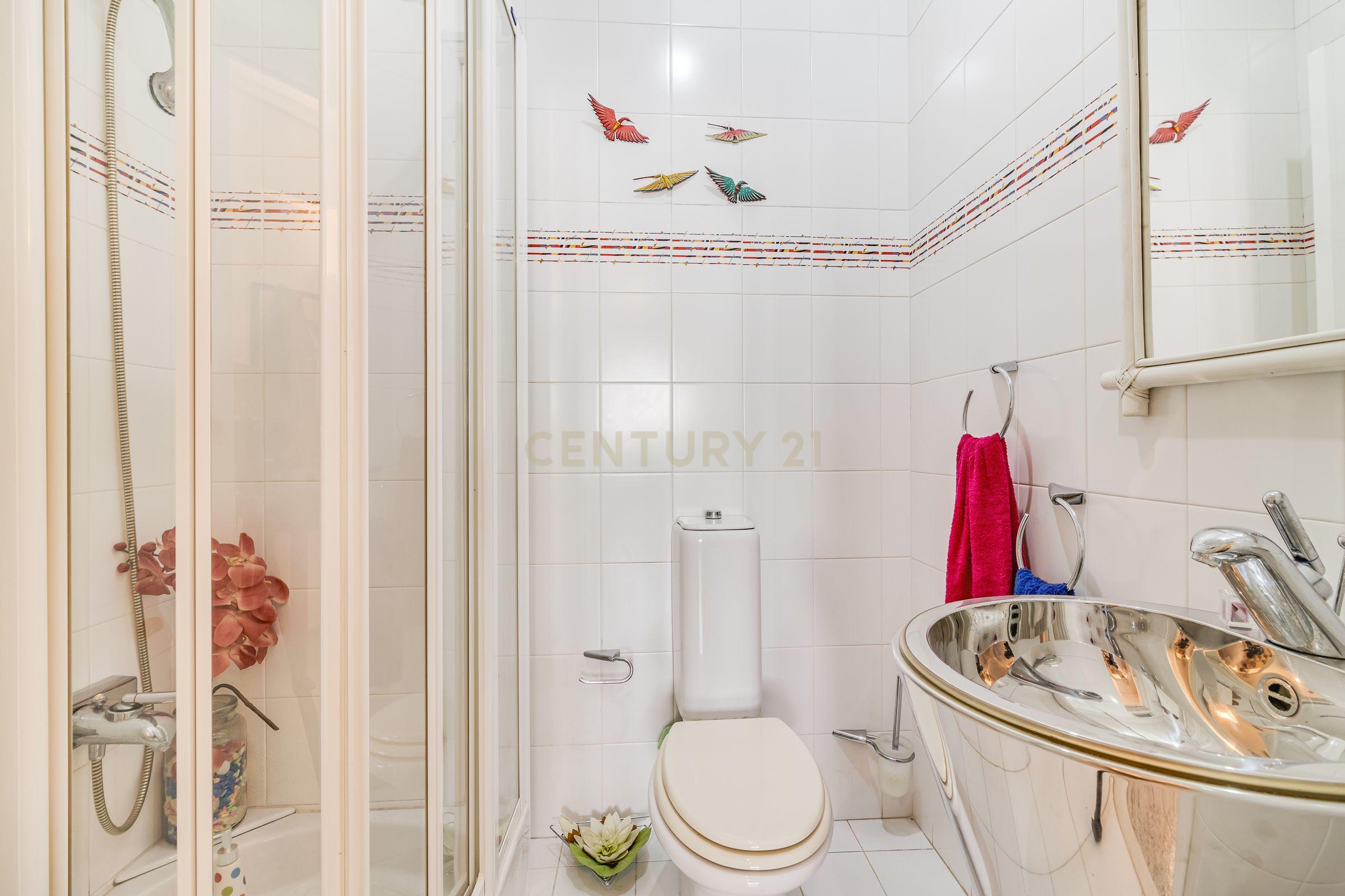 Apartamento T5 com 170 m² em Queluz de Baixo – Amplo e Bem Localizado - Image 21