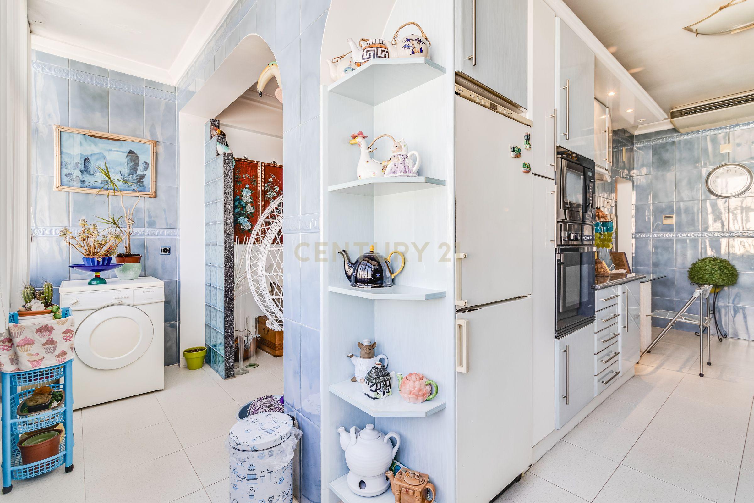 Apartamento T5 com 170 m² em Queluz de Baixo – Amplo e Bem Localizado - Image 5