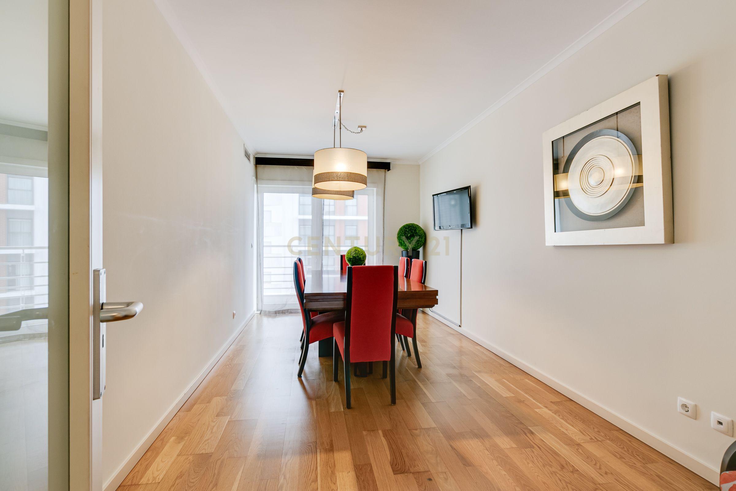 Apartamento T5 em Benfica – 240m² | Junto ao Estádio do Benfica - Image 9