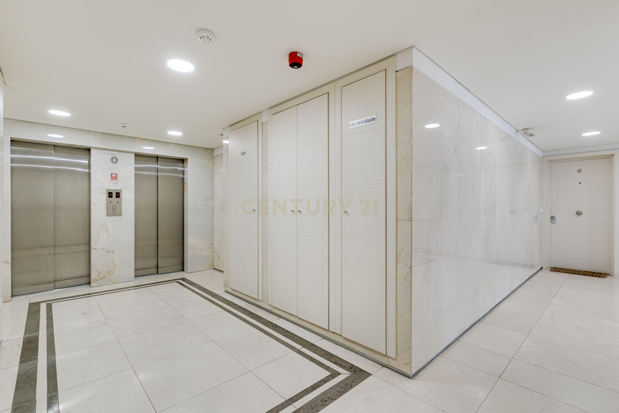 Apartamento T5 em Benfica – 240m² | Junto ao Estádio do Benfica - Image 44
