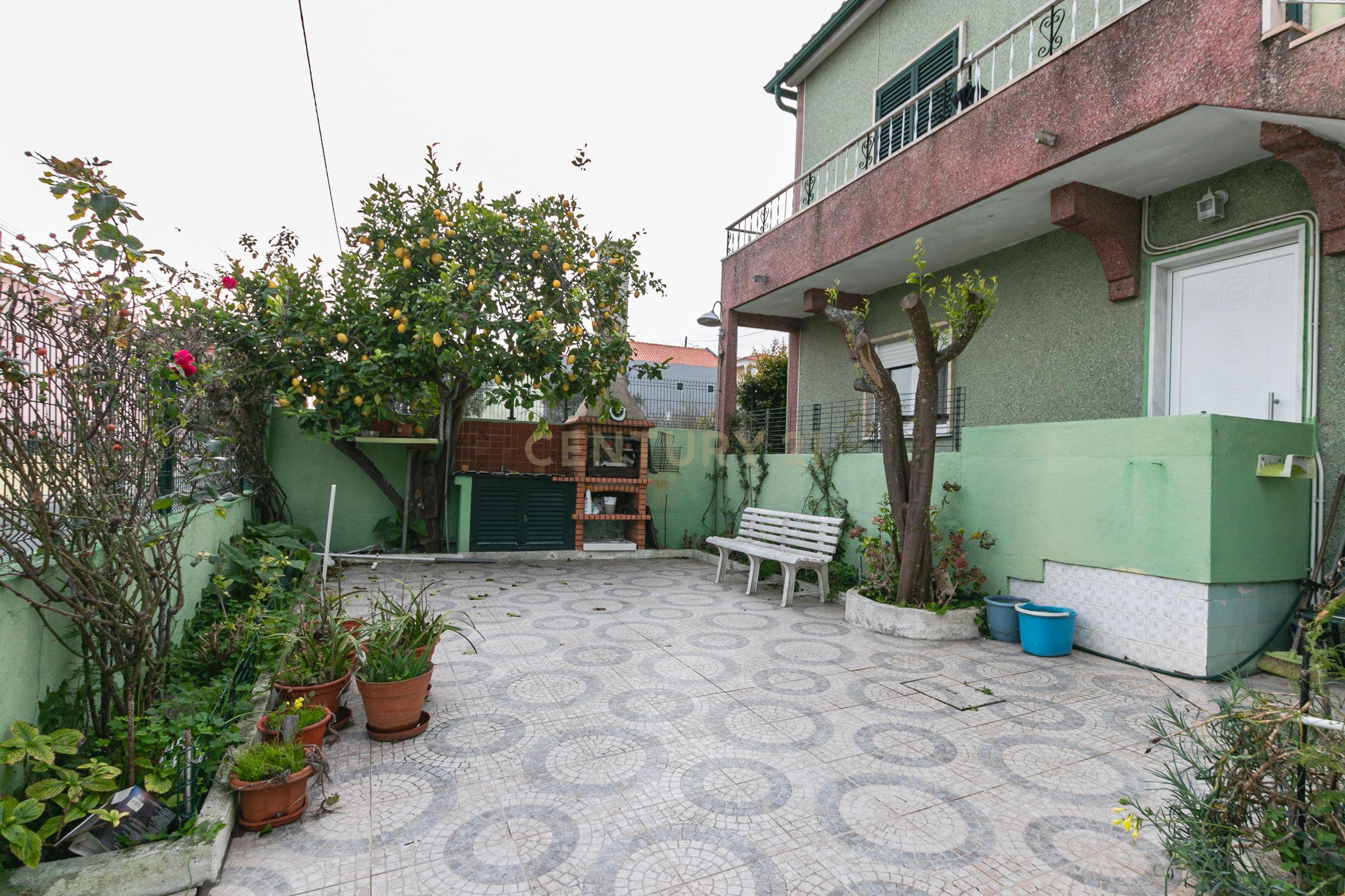 MORADIA BI-FAMILIAR - CATUJAL / LOURES - Image 41