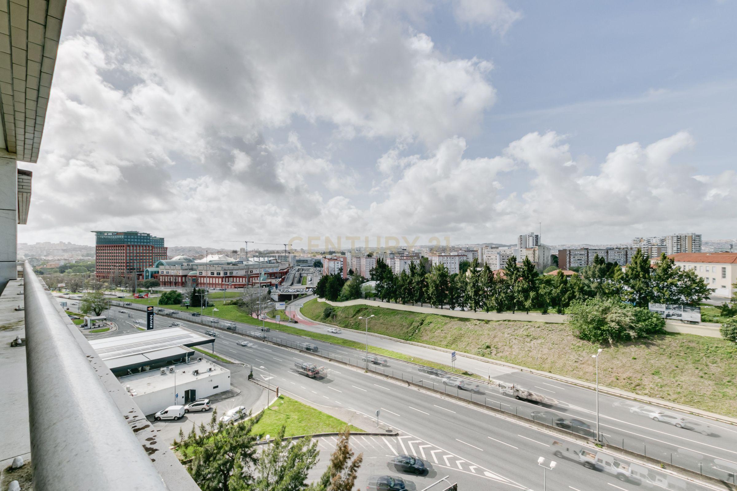 Apartamento T5 em Benfica – 240m² | Junto ao Estádio do Benfica - Image 38