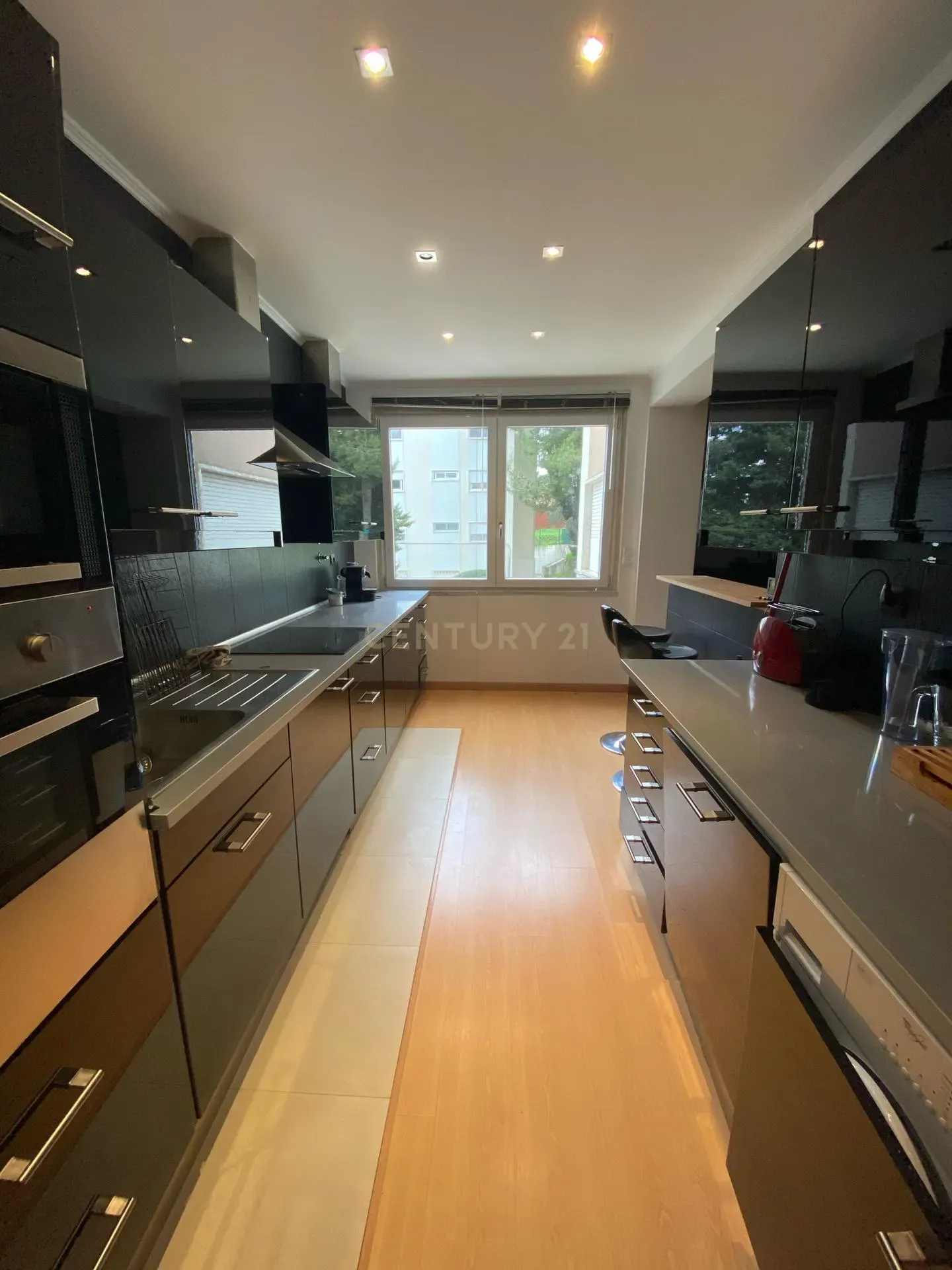 Fotografia 5 de Apartamento T2 mobilado e equipado em Carcavelos