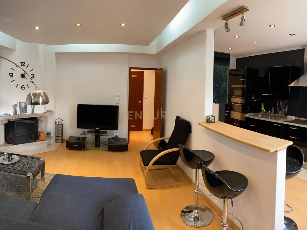 Apartamento T2 mobilado e equipado em Carcavelos - Image 1