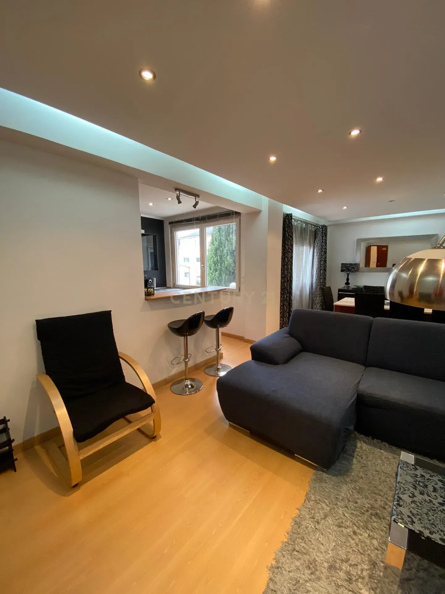 Fotografia 10 de Apartamento T2 mobilado e equipado em Carcavelos