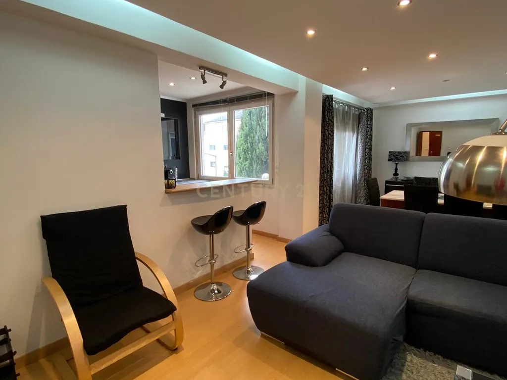 Apartamento T2 mobilado e equipado em Carcavelos - Image 10