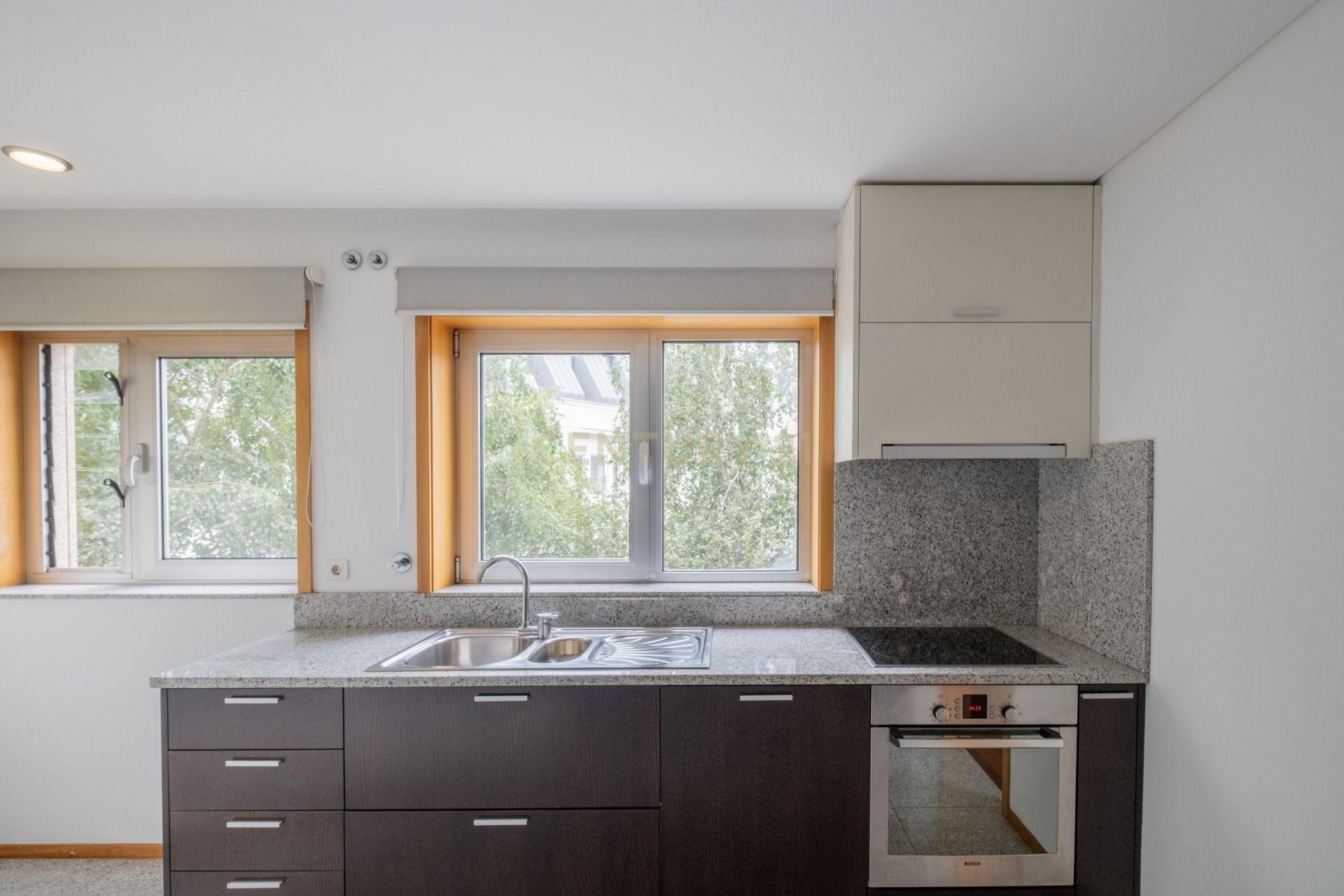Fotografia 8 de Apartamento t2 para arrendamento com garagem junto avenida dos combatentes