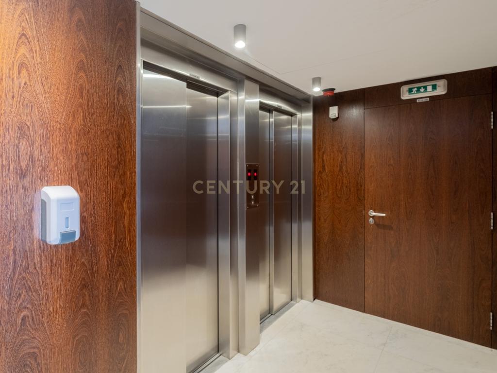 Apartamento t2 para arrendamento com garagem junto avenida dos combatentes - Image 21