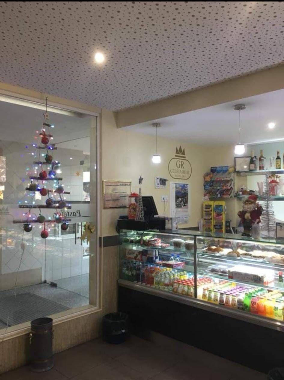 Pastelaria totalmente equipada no Laranjeiro com armazém - Image 3