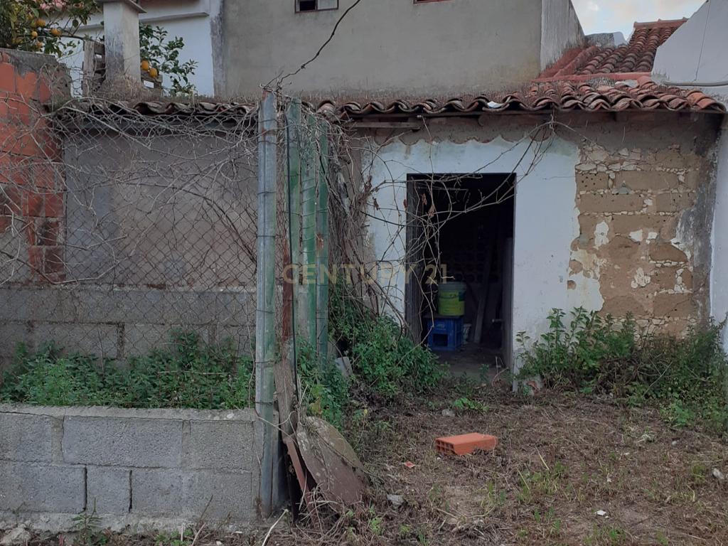 Moradia T1 em Vale de Figueira, Santarém - Image 18