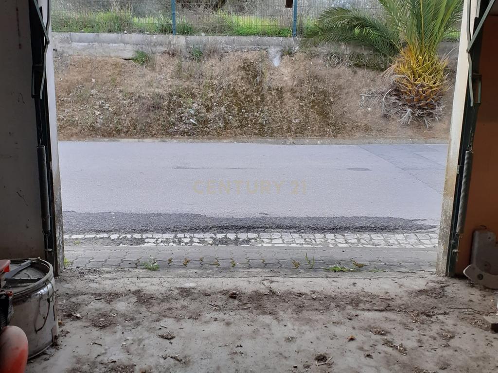 Moradia T1 em Vale de Figueira, Santarém - Image 2