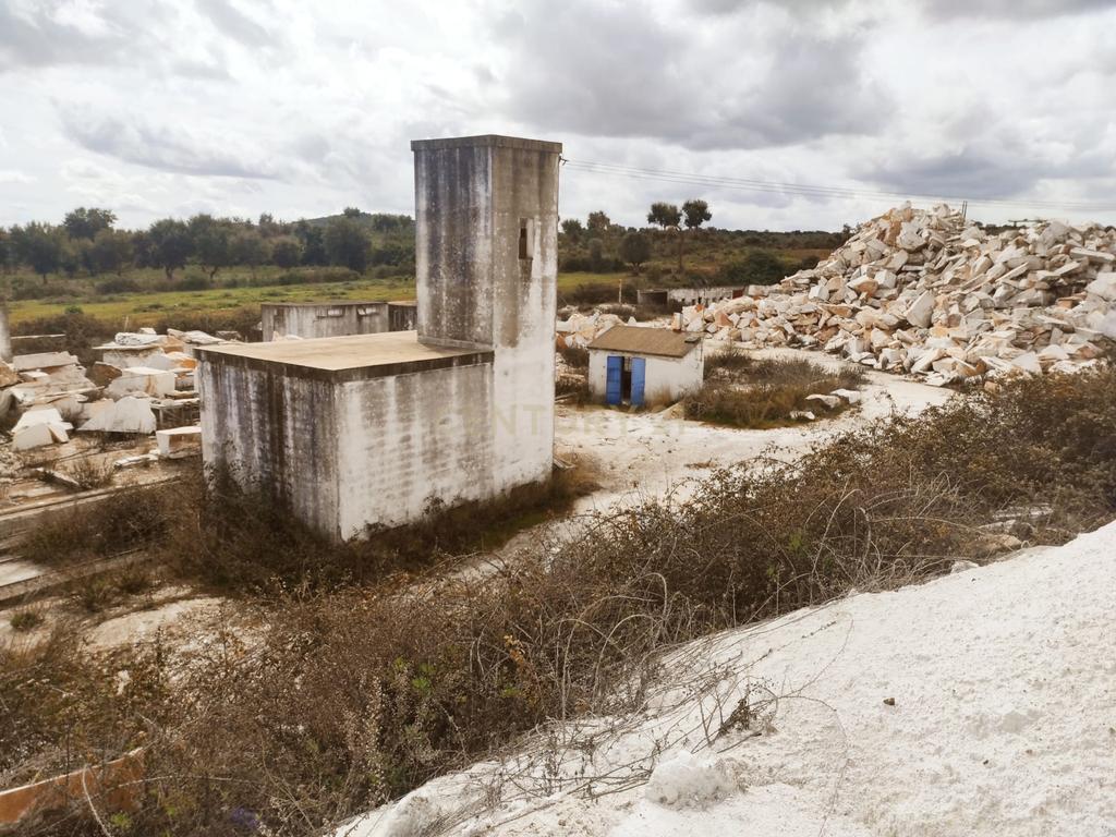 Armazém em Paul, Vila Viçosa - Image 3