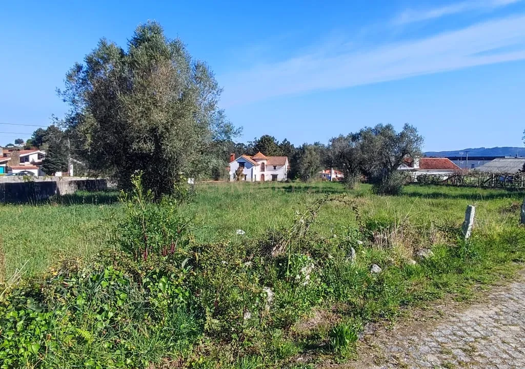 Lote de terreno de Construção com 872.5m2 Forjães-Esposende - Image 1
