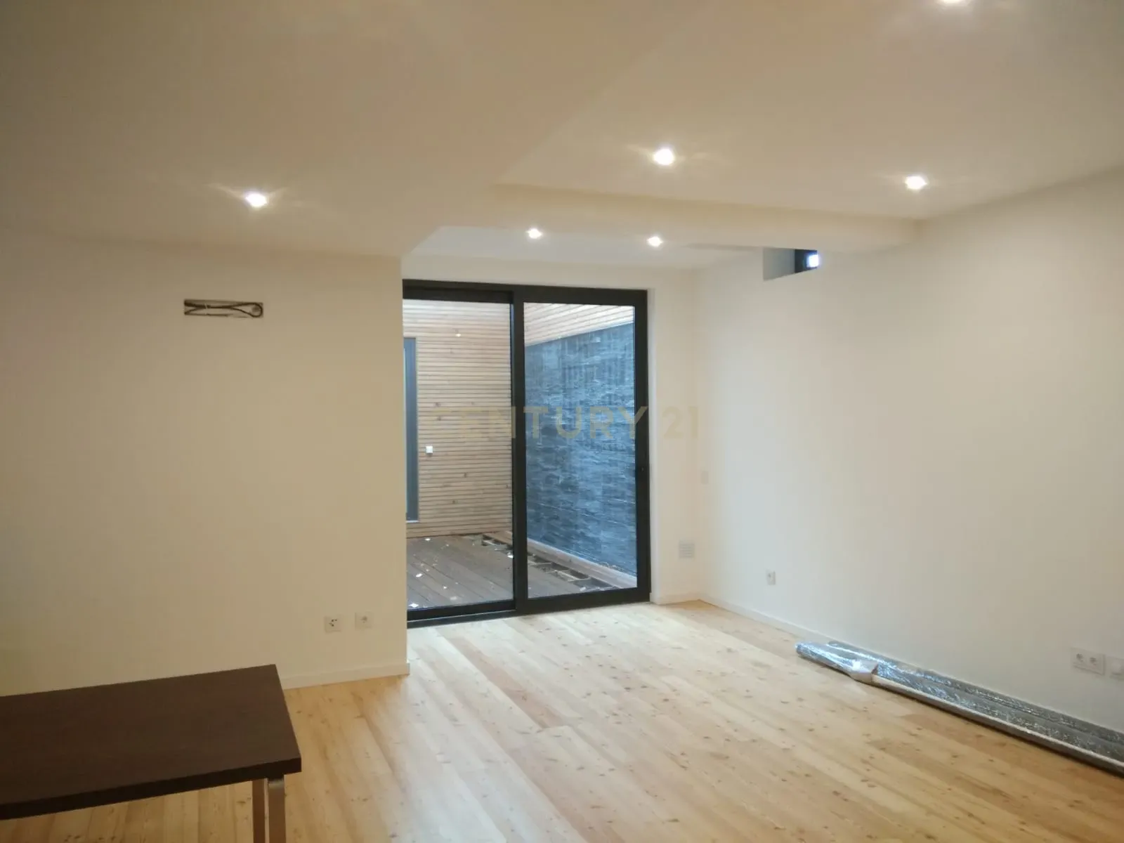 T3 Penha de França com Terraço e Garagem - Image 1
