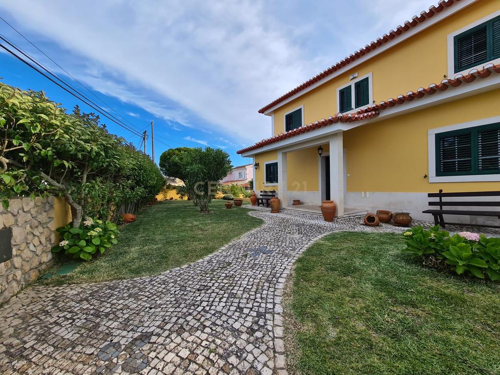 Moradia T5 em Vila Franca de Xira - Image 1