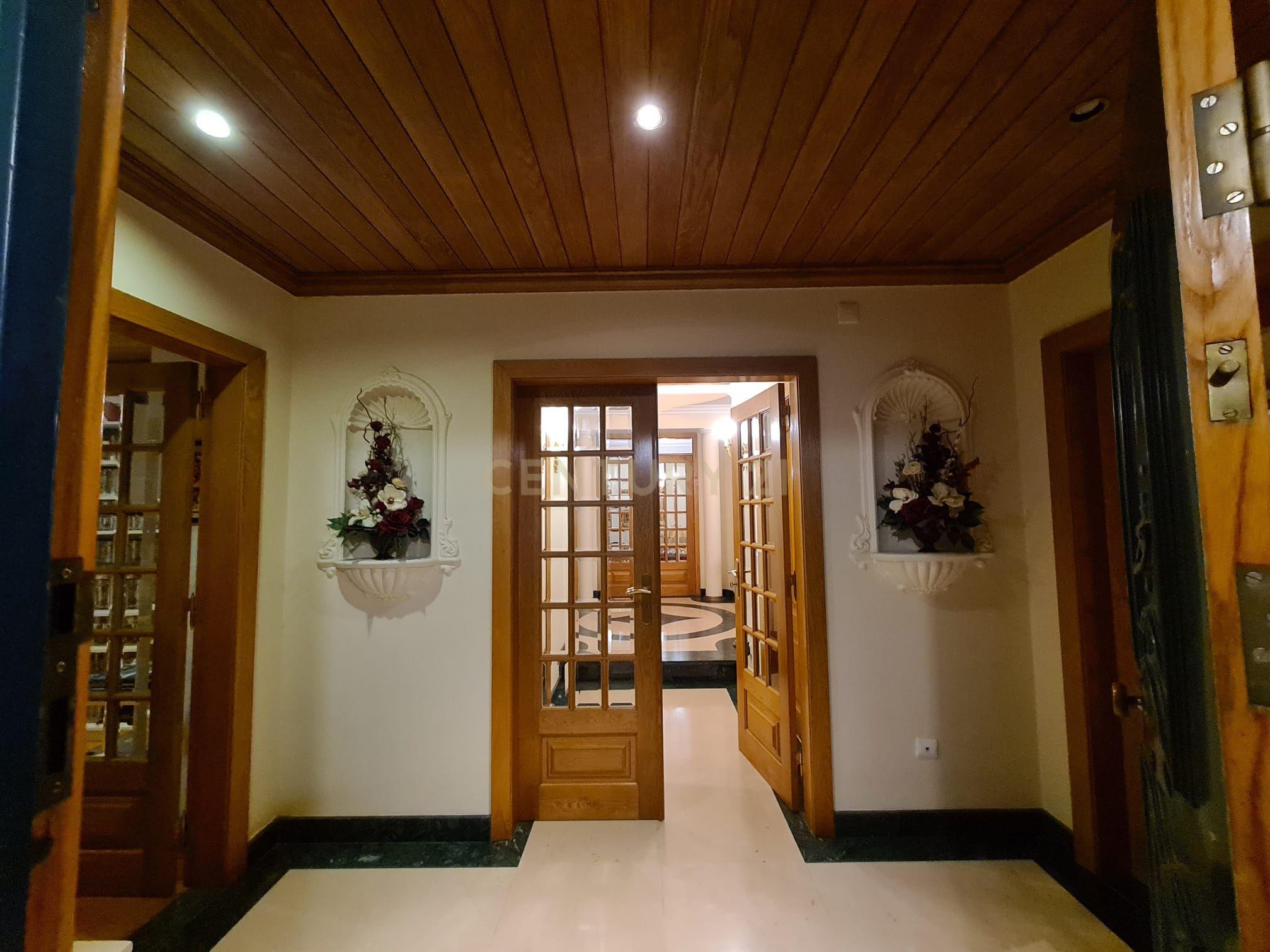 Moradia T5 em Vila Franca de Xira - Image 25