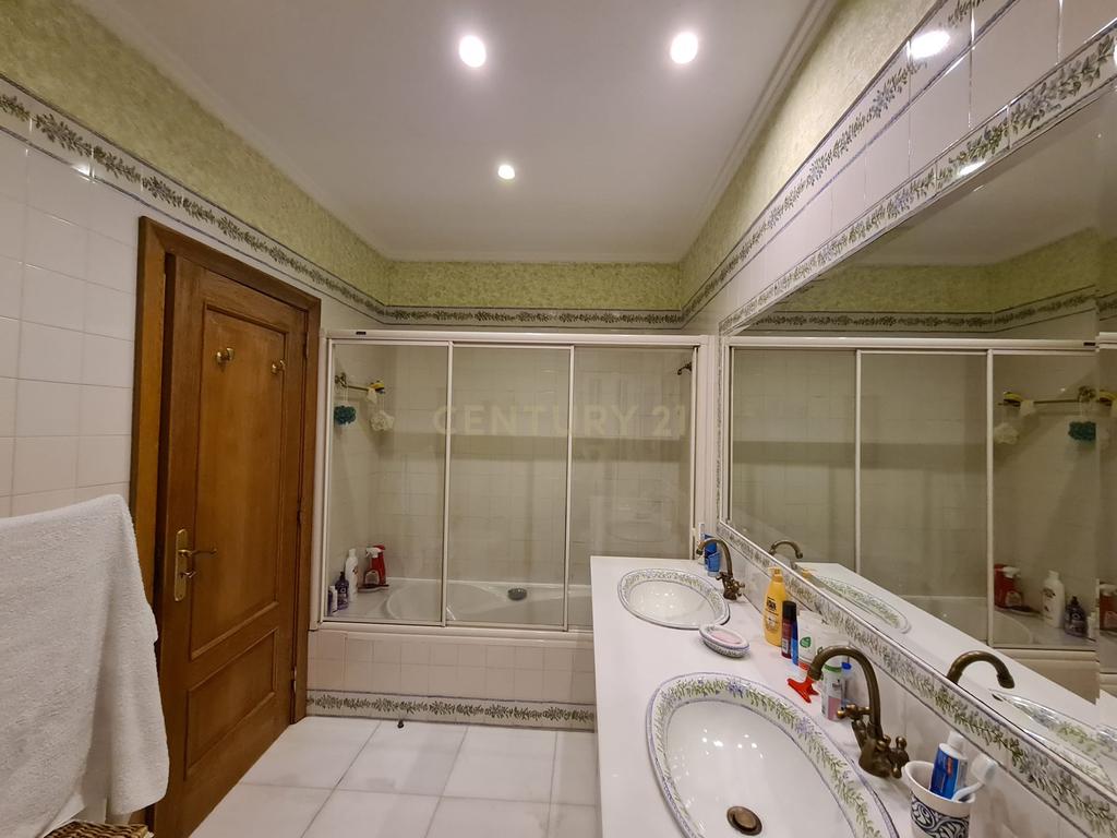 Moradia T5 em Vila Franca de Xira - Image 32
