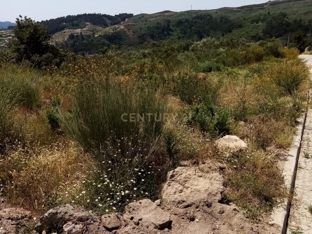 Parcela de terreno com viabilidade de construção com 823m2 - Image 6