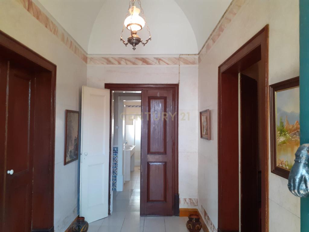 Casa Senhorial, situado na rua de Mourão, 37 em Reguengos de Monsaraz. - Image 17
