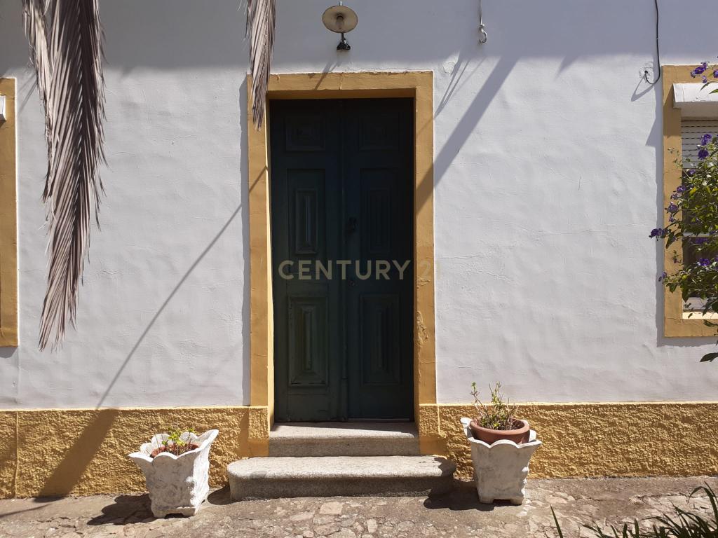 Casa Senhorial, situado na rua de Mourão, 37 em Reguengos de Monsaraz. - Image 2