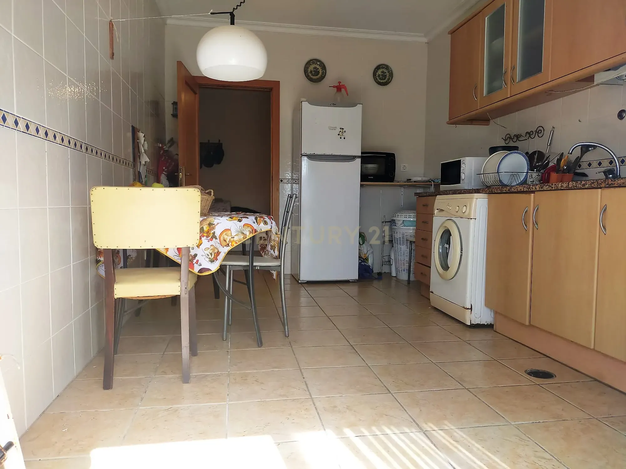 Apartamento T2 com garagem e sótão na Gala, Figueira da Foz - Image 6