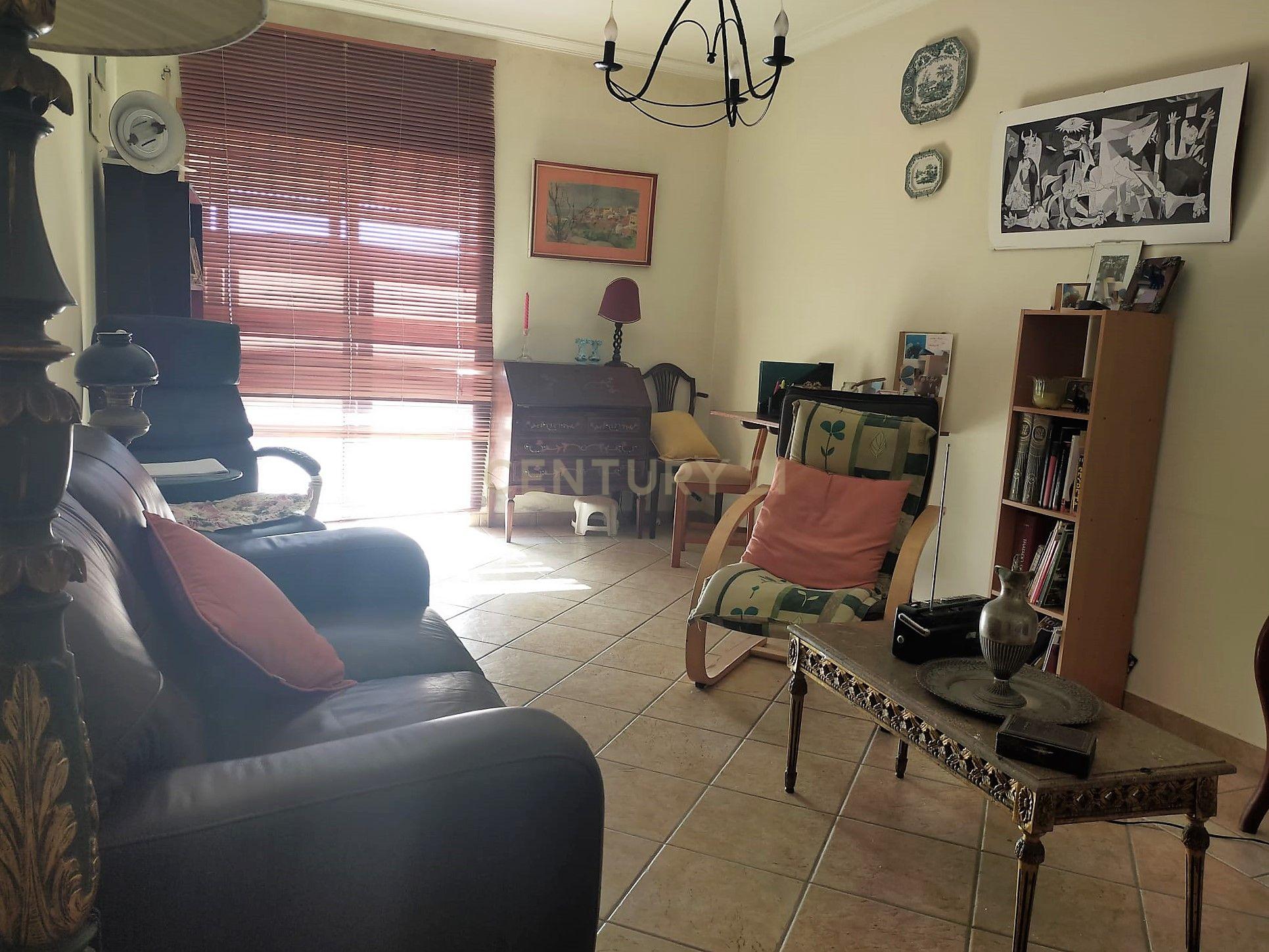 Apartamento T2 com garagem e sótão na Gala, Figueira da Foz - Image 3