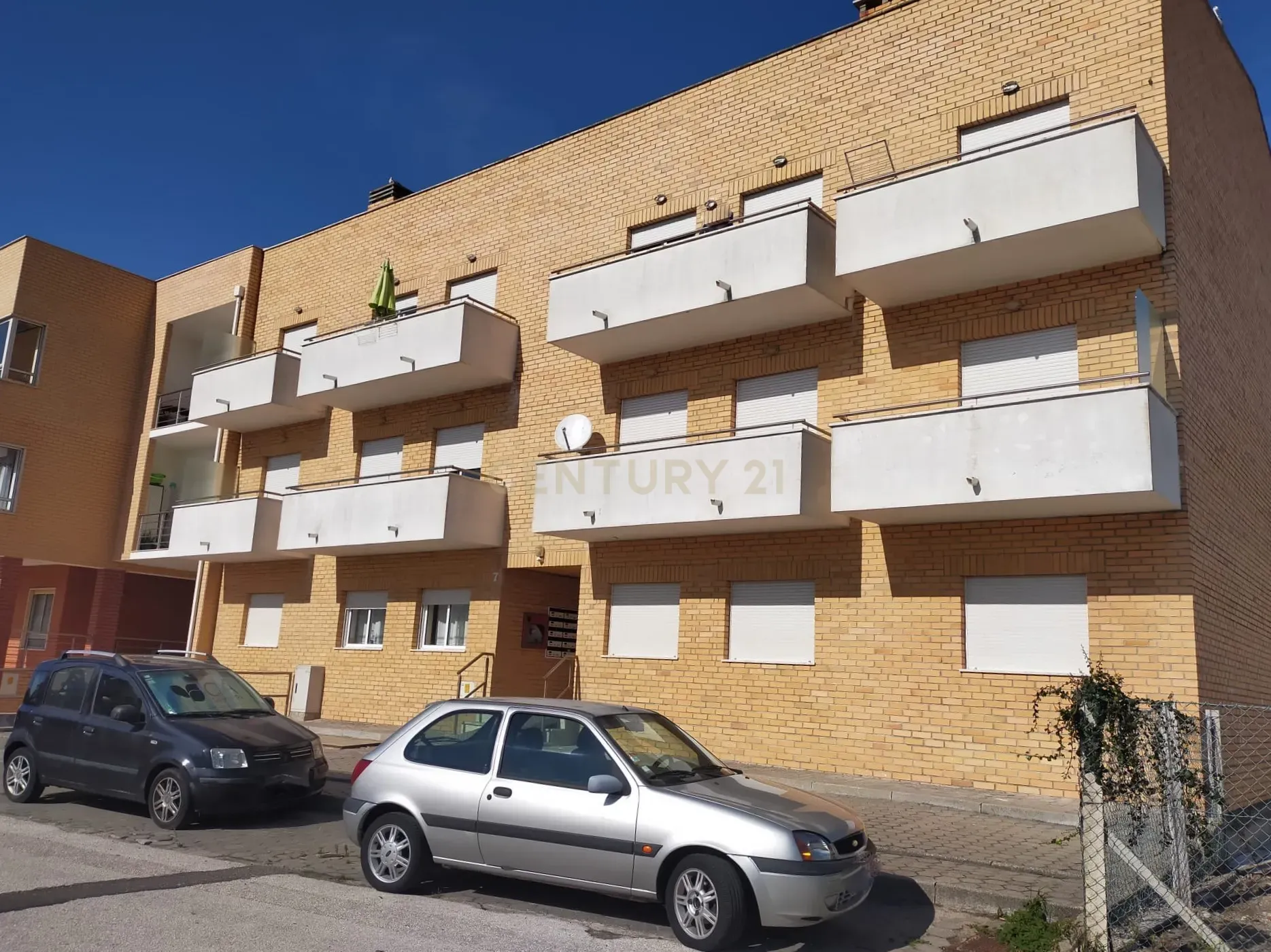 Apartamento T2 com garagem e sótão na Gala, Figueira da Foz - Image 2