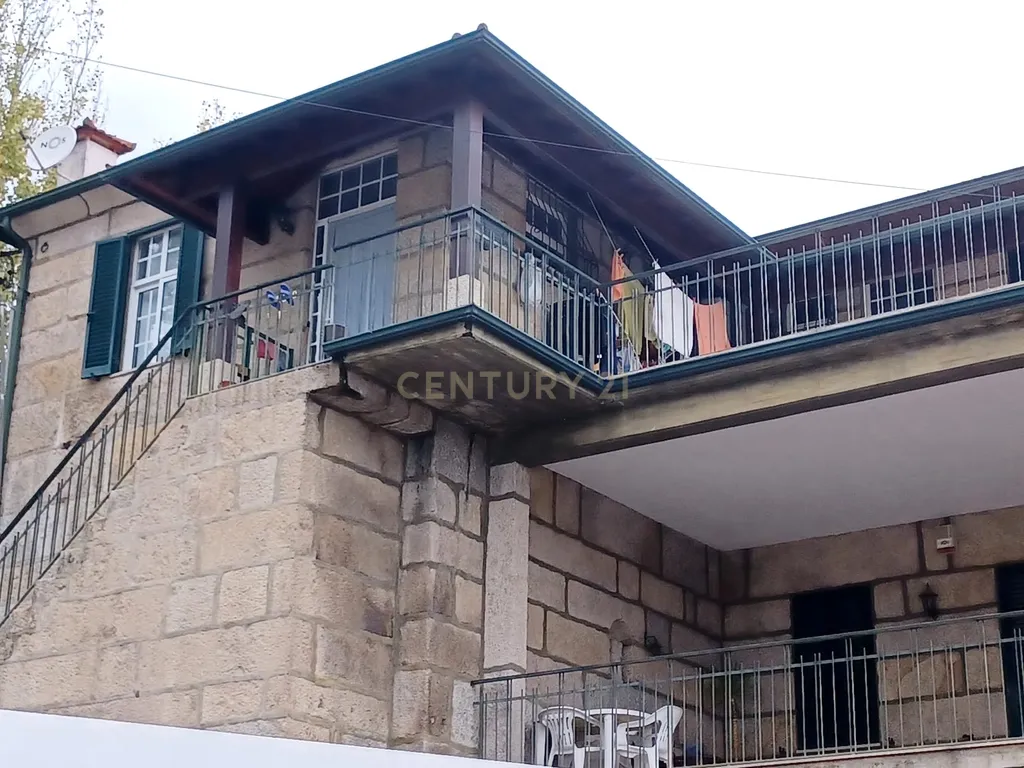 Moradia Secular T6, recuperada em Sande, Marco de Canaveses - Image 4
