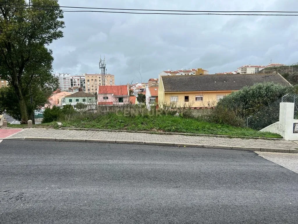 Terreno 1000 m2 - GRANDE oportunidade de Investimento Casal Cambra - Image 3