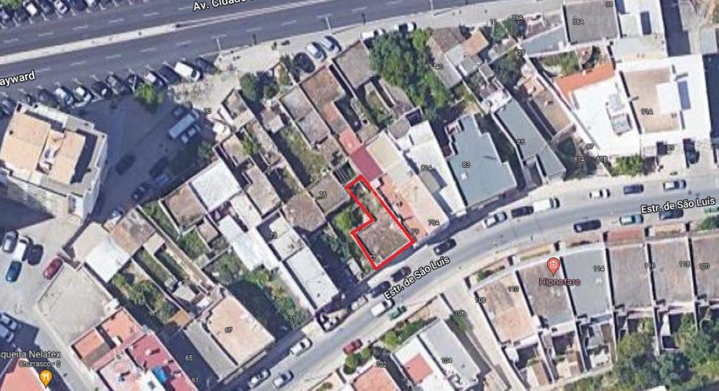 Moradia para recuperação total com terreno de 150m2 e 73m2 de área de construção - Faro - Image 1