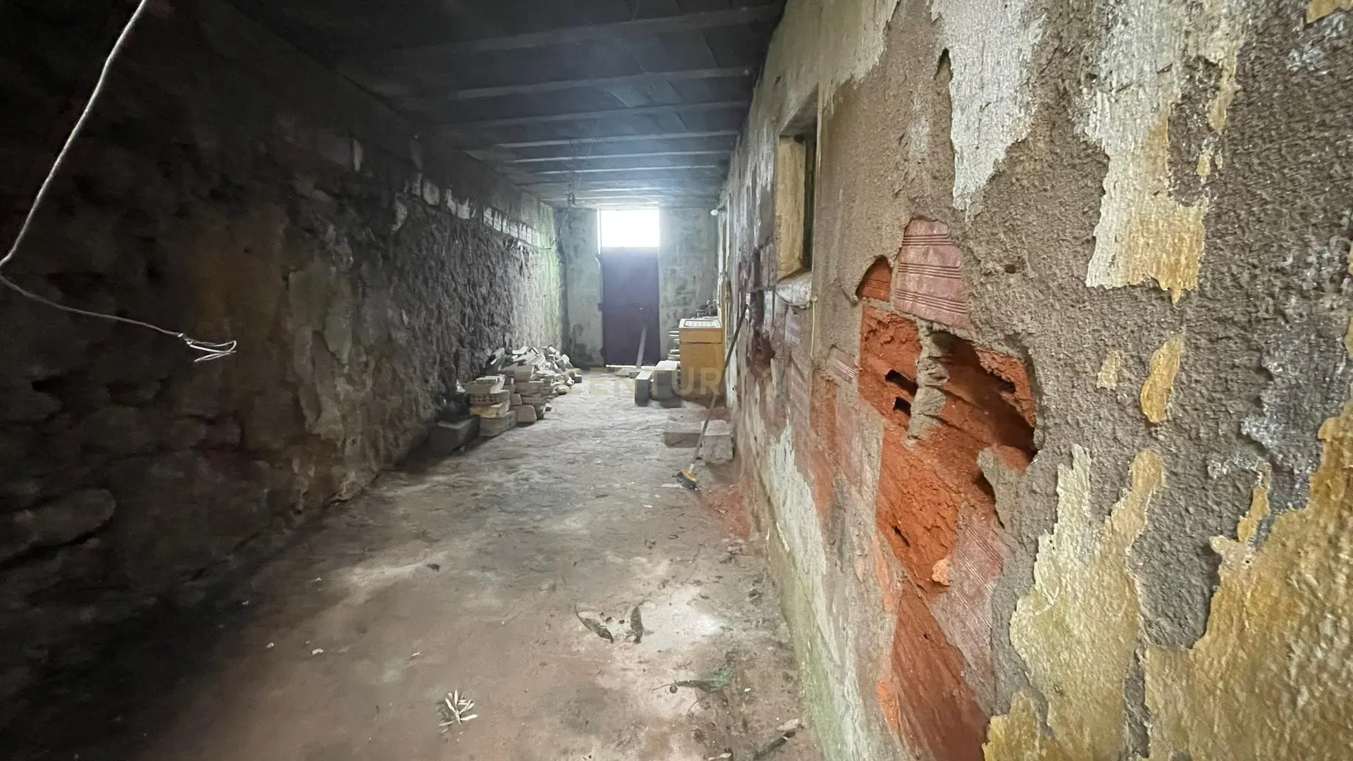 Moradia com logradouro e garagem - Escalos de Baixo - Castelo Branco - Image 13