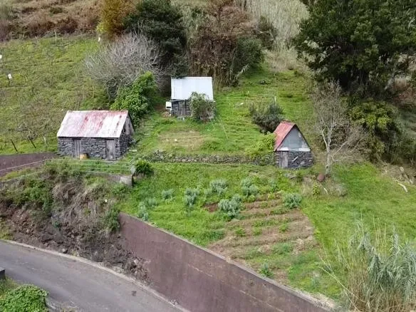 Terreno com 3700m2 - Faial (Santana) - Image 2