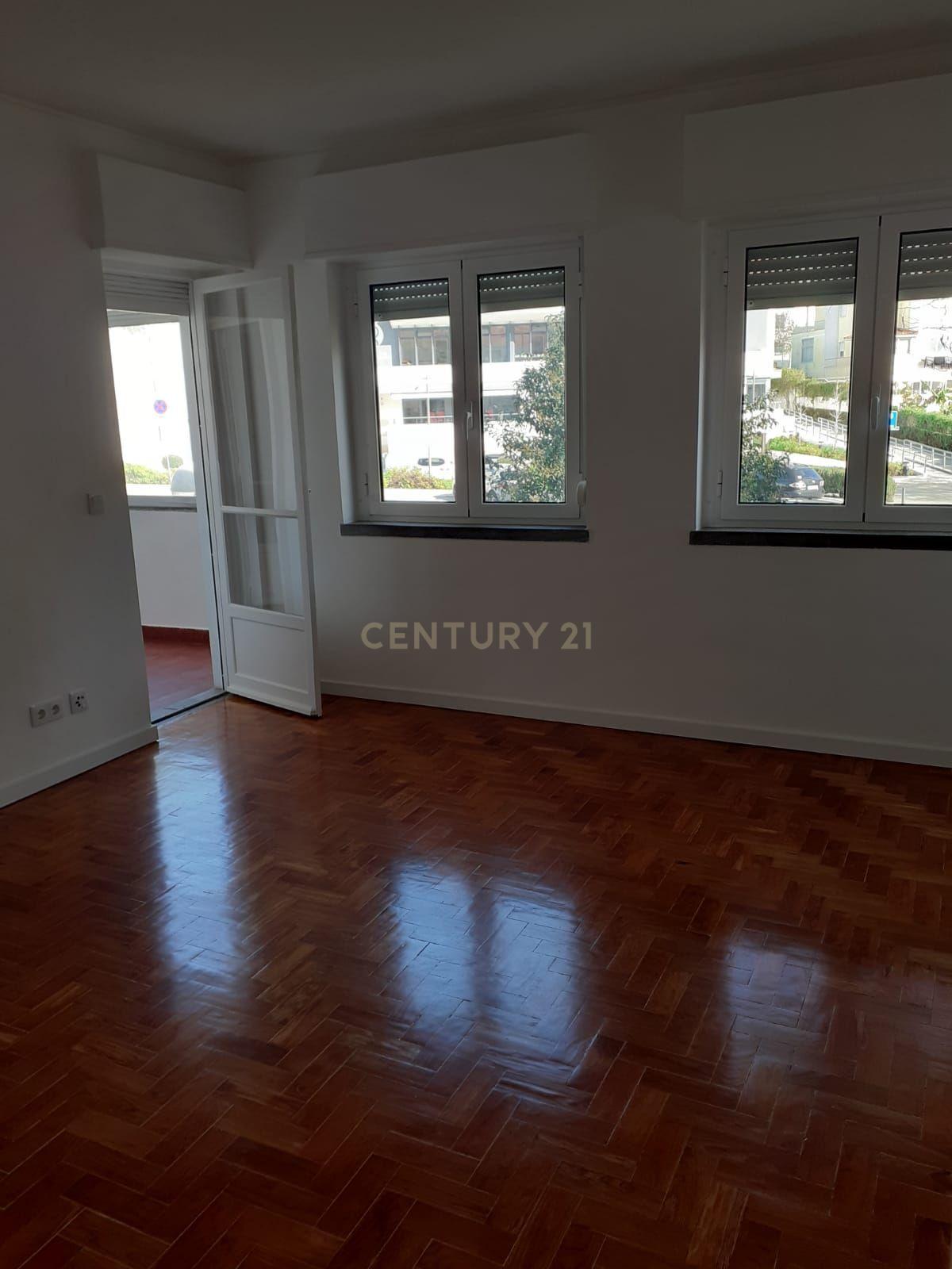 Fotografia 4 de T3 para arrendamento em Oeiras perto da praia!! Bora aproveitar!