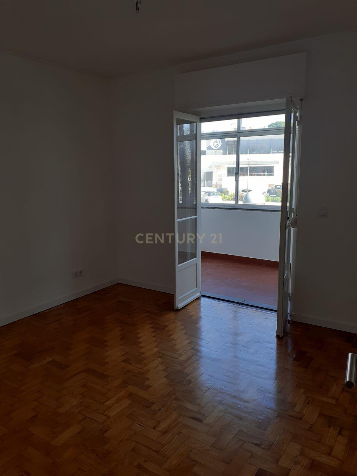Fotografia 8 de T3 para arrendamento em Oeiras perto da praia!! Bora aproveitar!