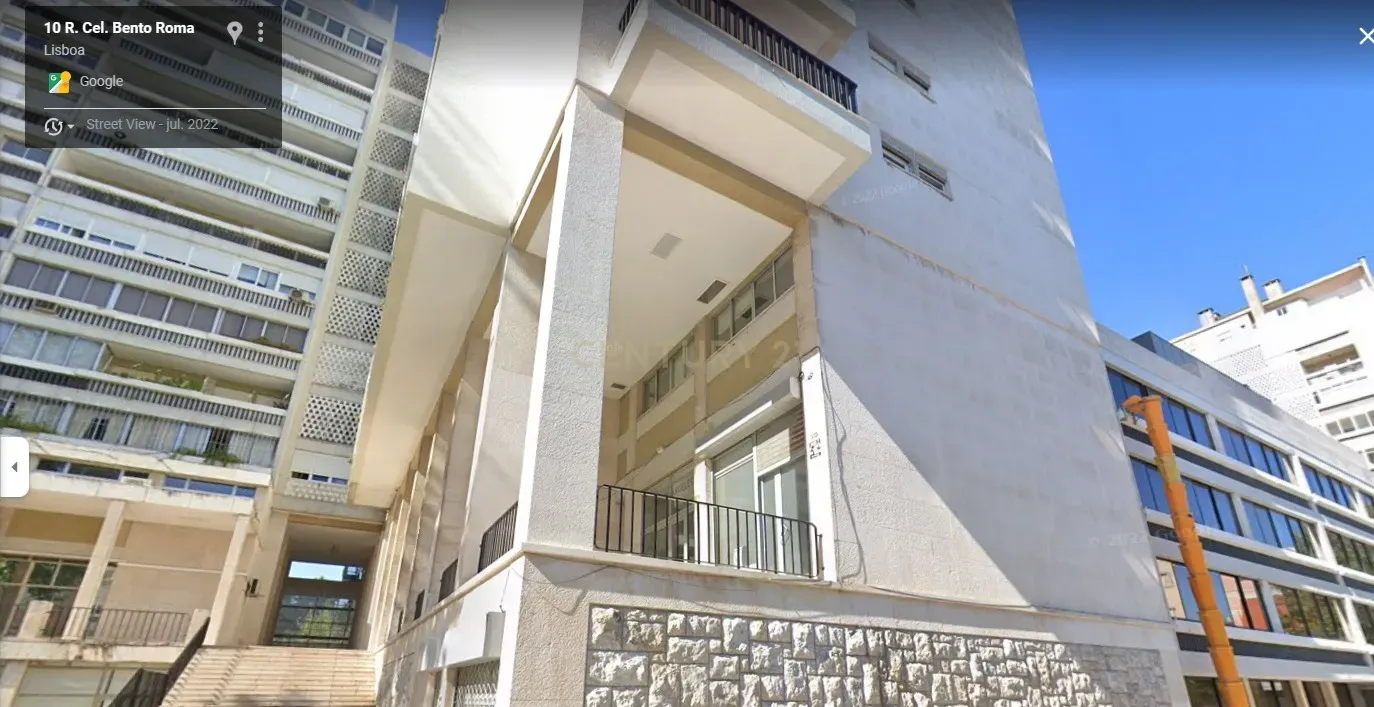 Elegível para vistos Gold Loja na Av. Estados Unidos da América 66m2 - Image 2
