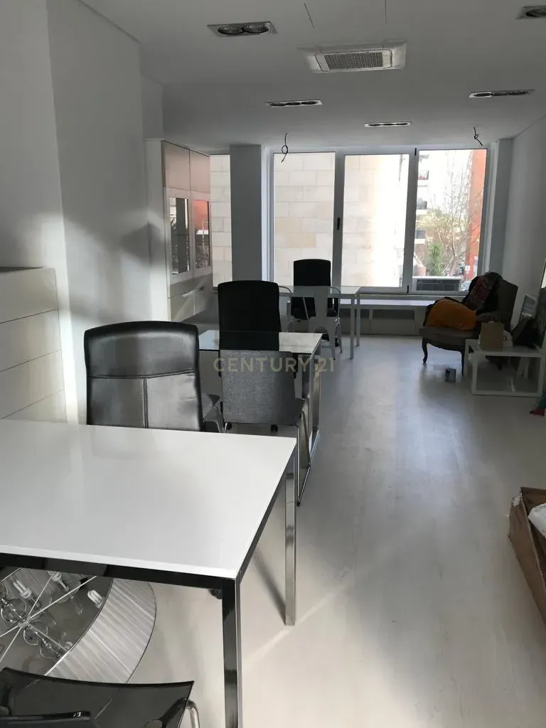 Elegível para vistos Gold Loja na Av. Estados Unidos da América 66m2 - Image 3