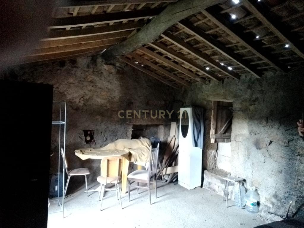 Terreno rústico com casa de xisto, Escalos de Baixo| Castelo Branco - Image 5