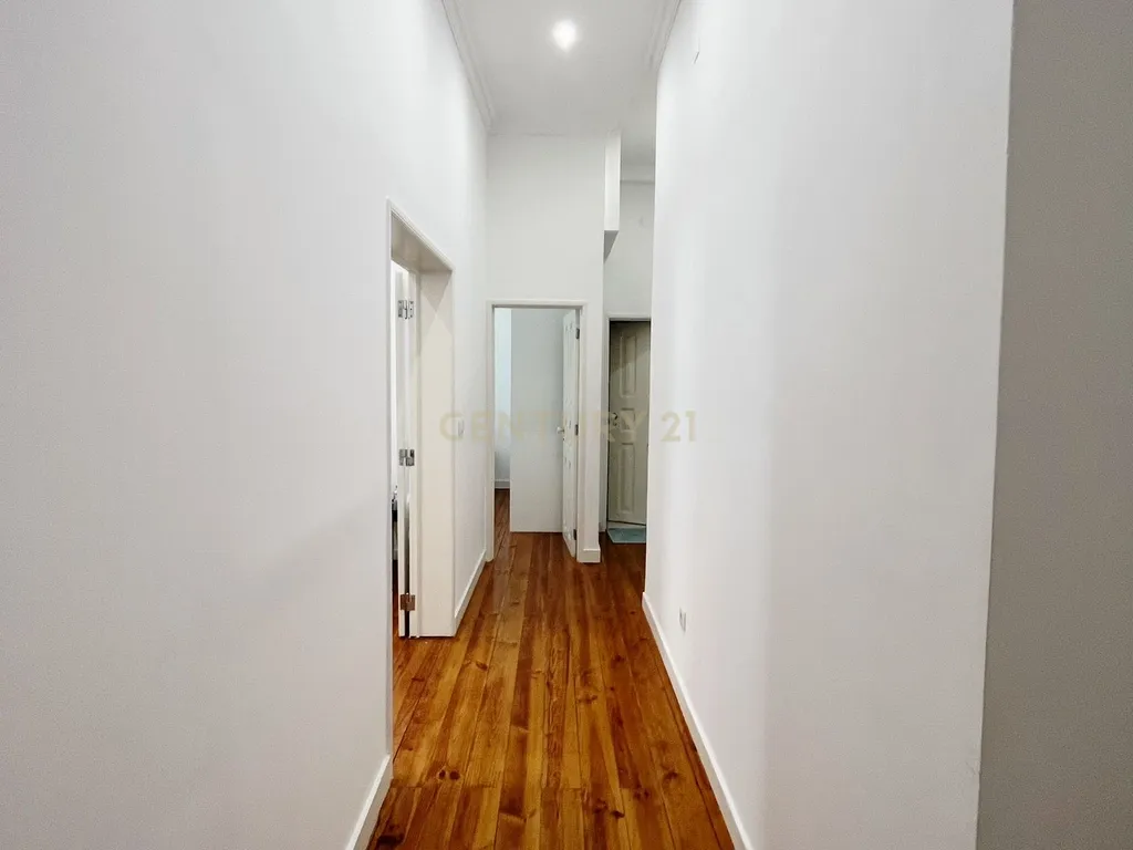 Maravilhoso T3 para arrendar na Baixa- Indisponível - Image 17