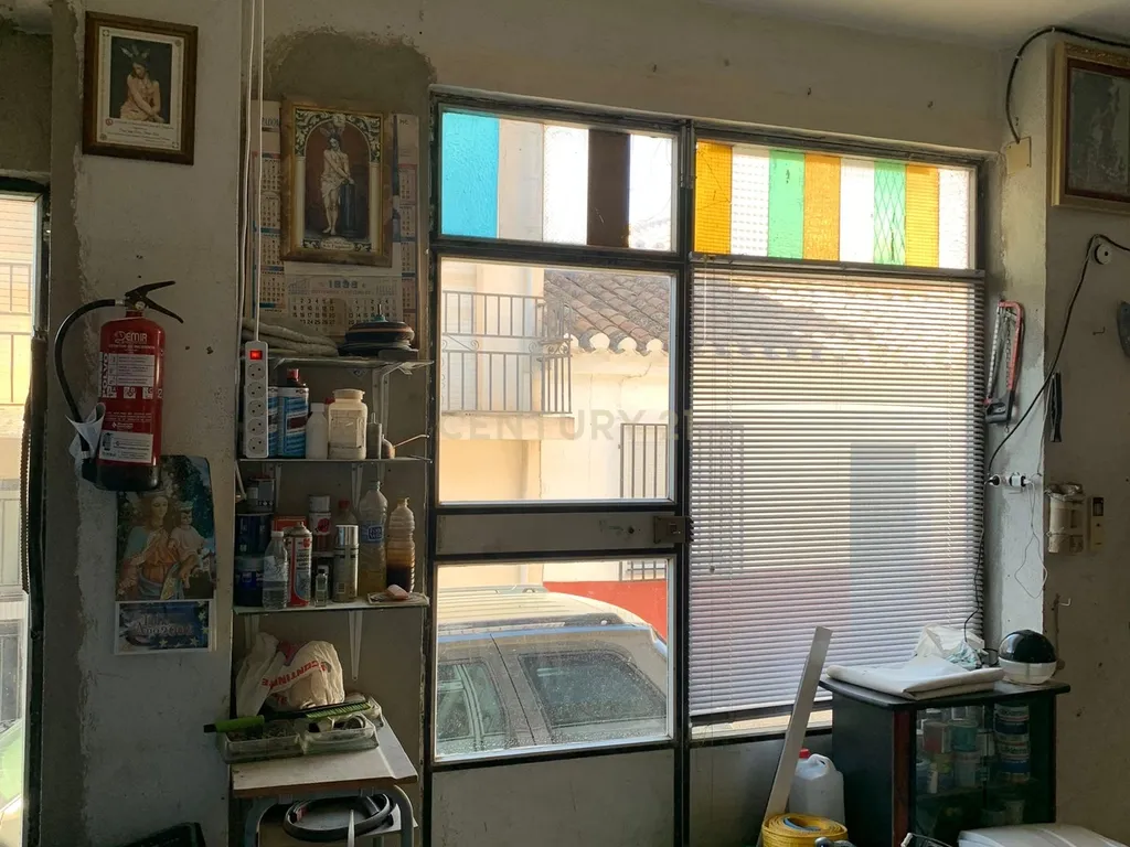 - Image 4