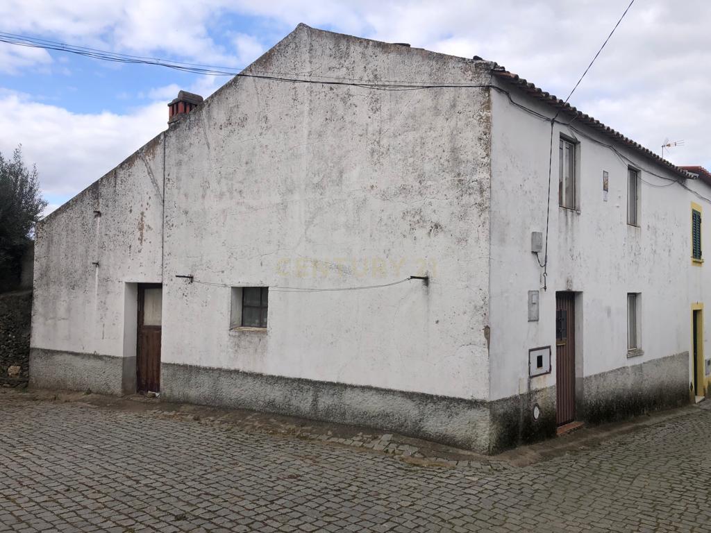 Moradia em Cebolais de Baixo, Castelo Branco - Image 1