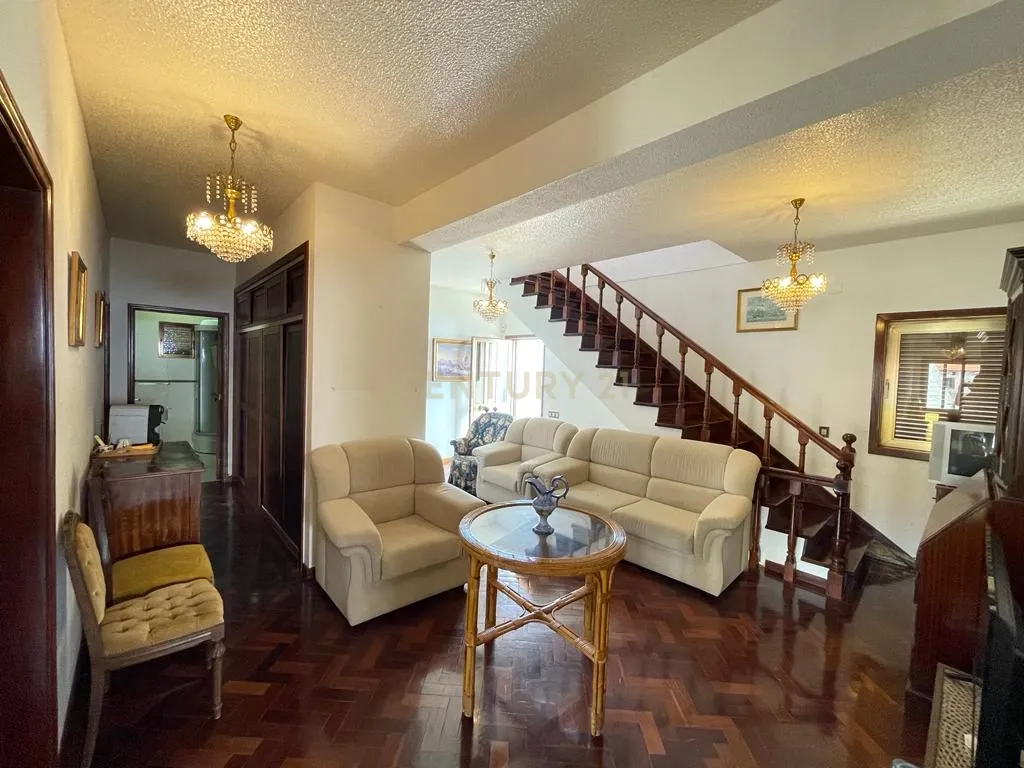 Moradia Tradicional com Vista Deslumbrante – Arco da Calheta - Image 21