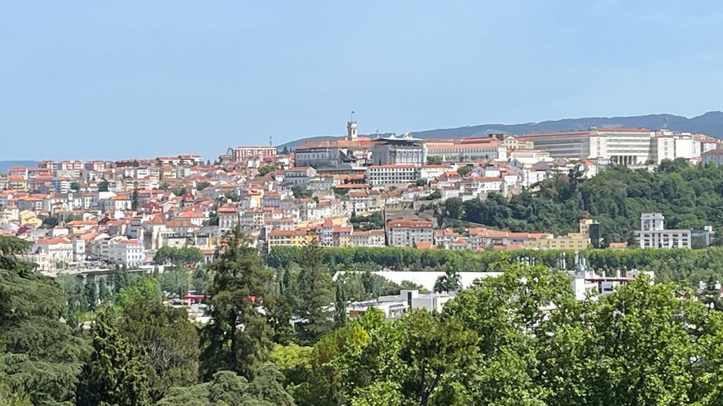 Moradia em projeto com vistas deslumbrantes sobre Coimbra - Image 4