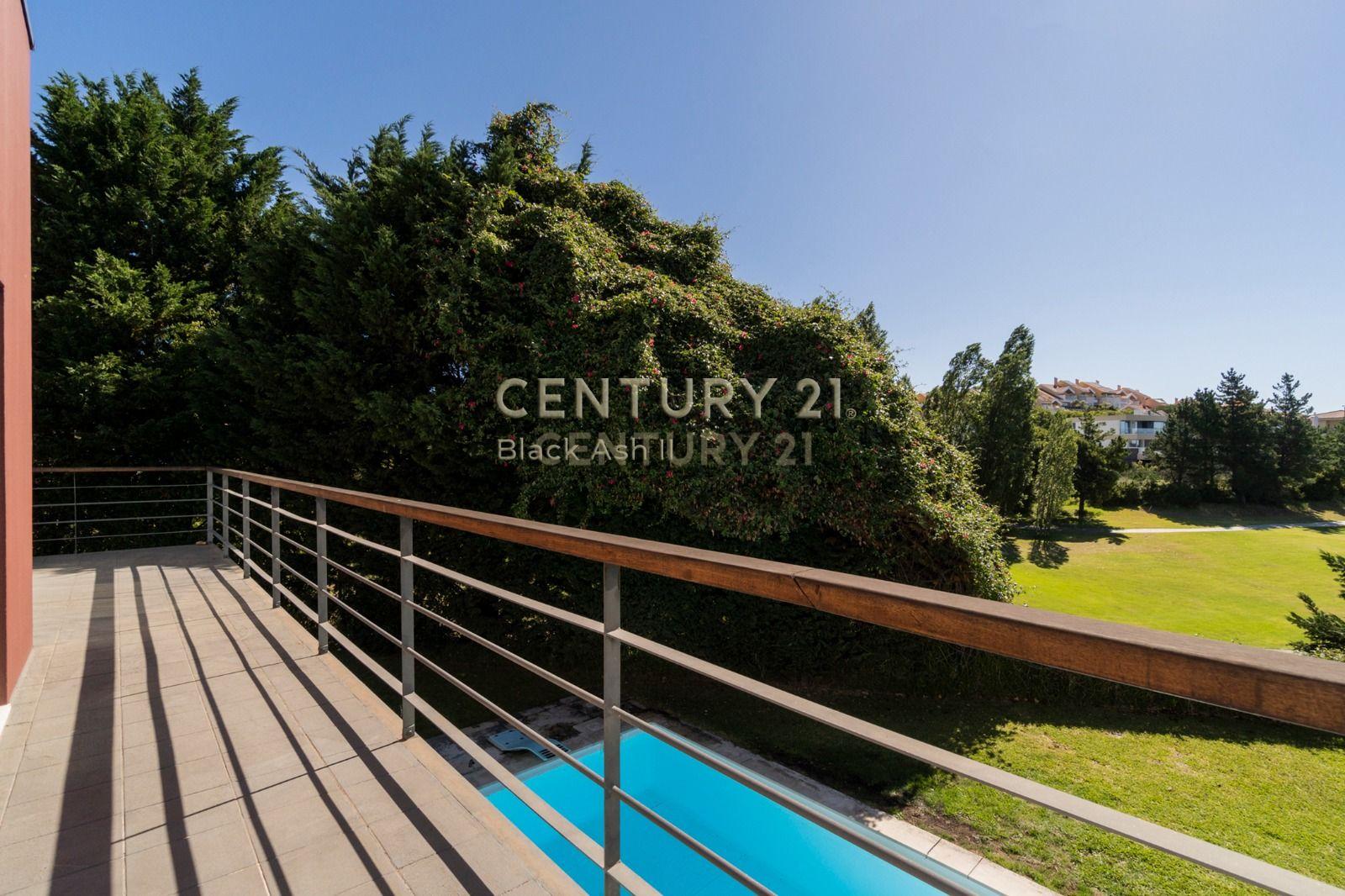 Moradia Isolada Contemporânea T6 +1 Piscina Condomínio Belas Clube Campo - Image 2