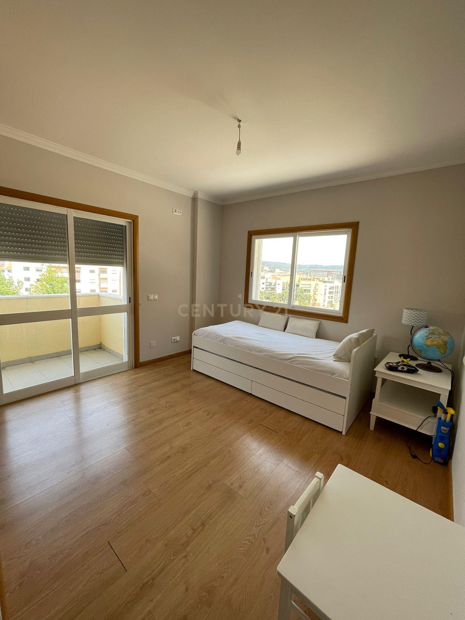 Fotografia 10 de Apartamento T2 mobilado em Nova Carnaxide