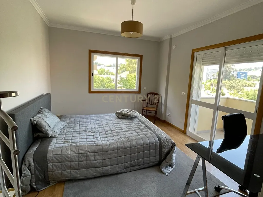 Apartamento T2 mobilado em Nova Carnaxide - Image 7